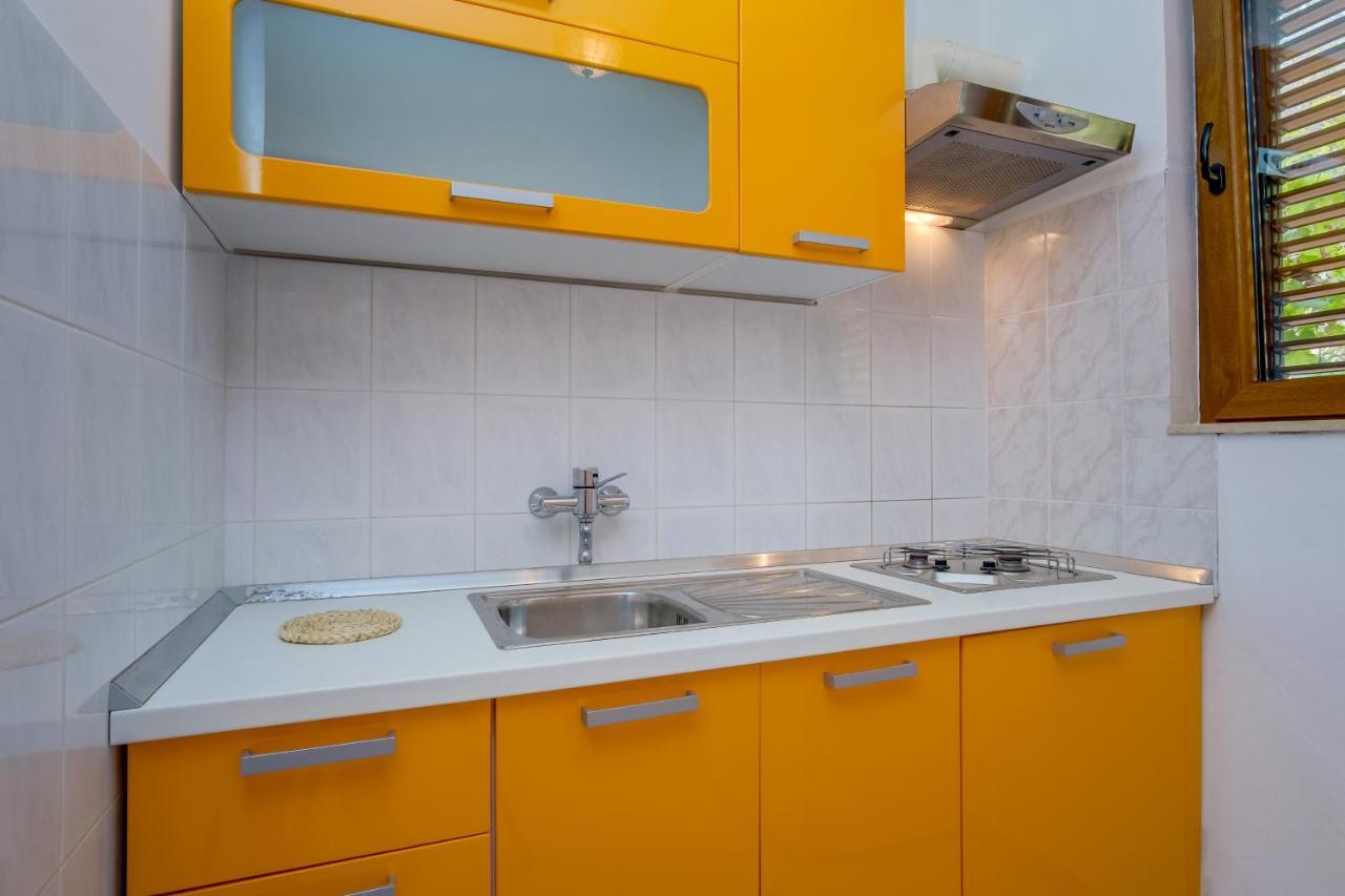 Apartments Villa Julija Mali Losinj Bagian luar foto