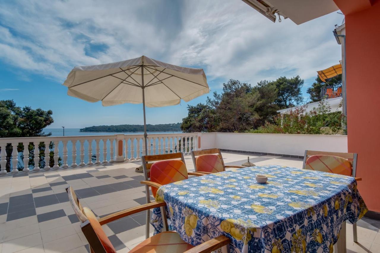 Apartments Villa Julija Mali Losinj Bagian luar foto