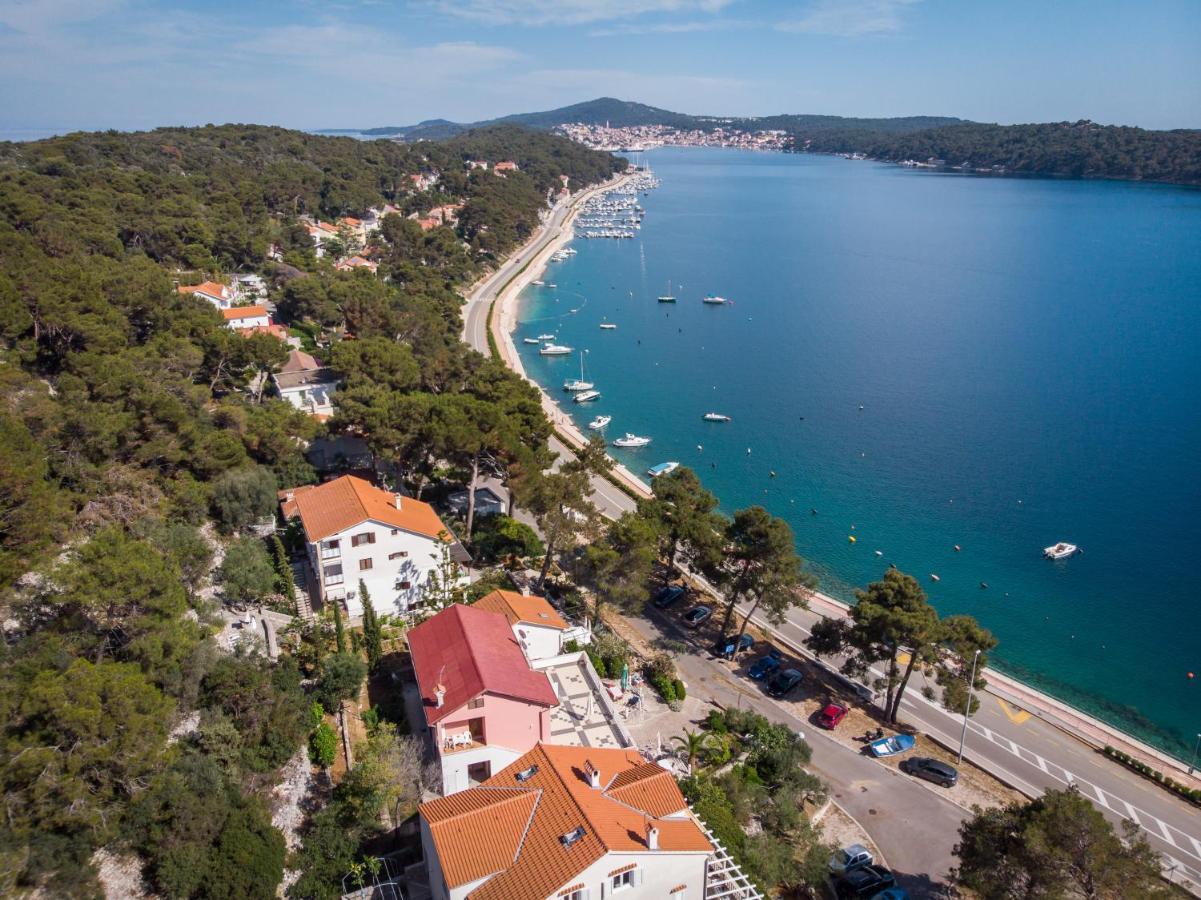 Apartments Villa Julija Mali Losinj Bagian luar foto