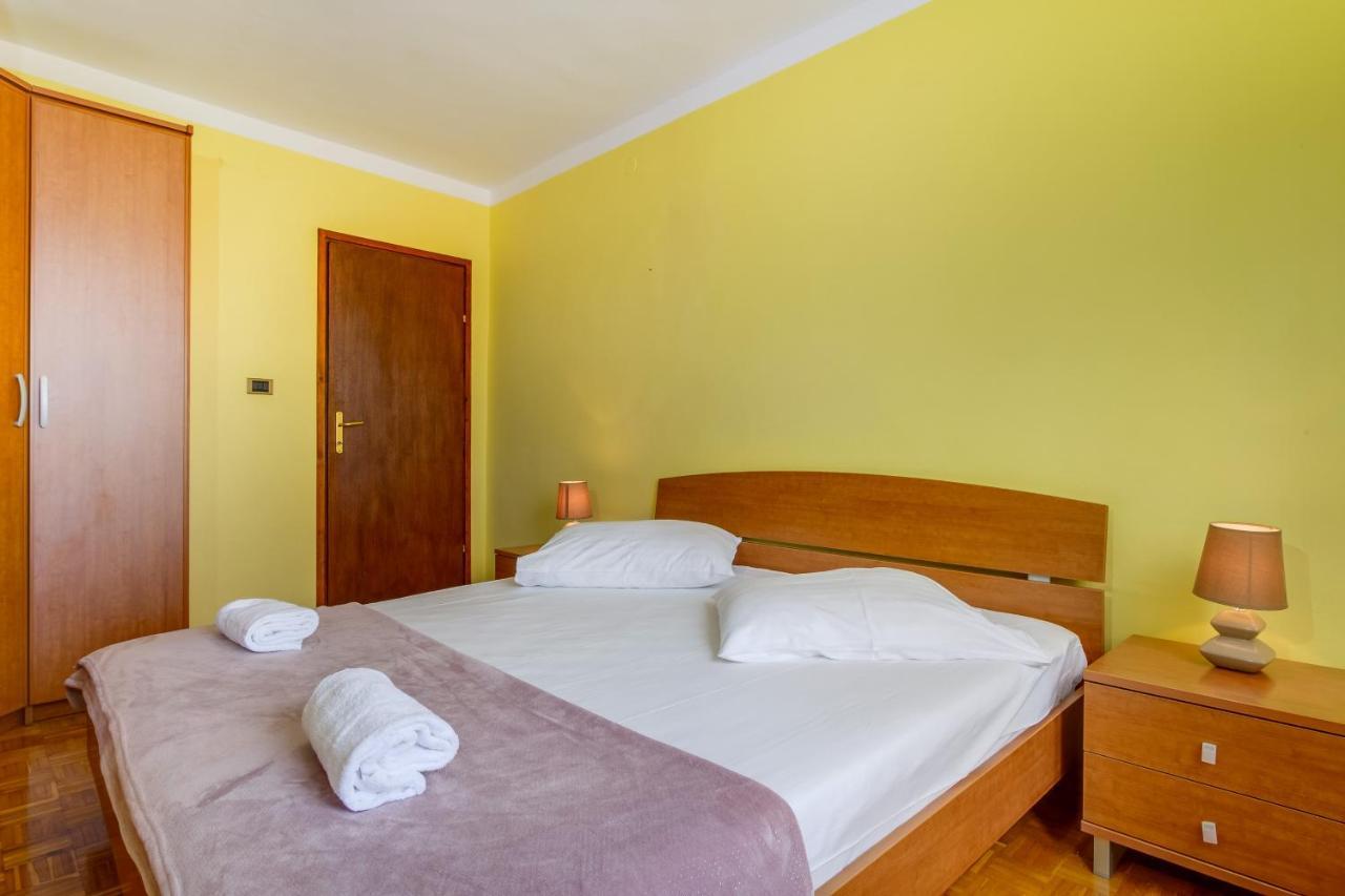 Apartments Villa Julija Mali Losinj Bagian luar foto