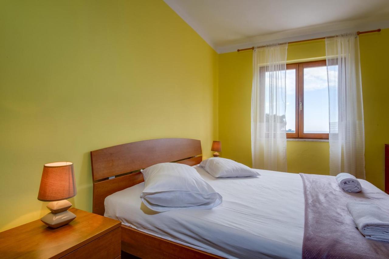 Apartments Villa Julija Mali Losinj Bagian luar foto