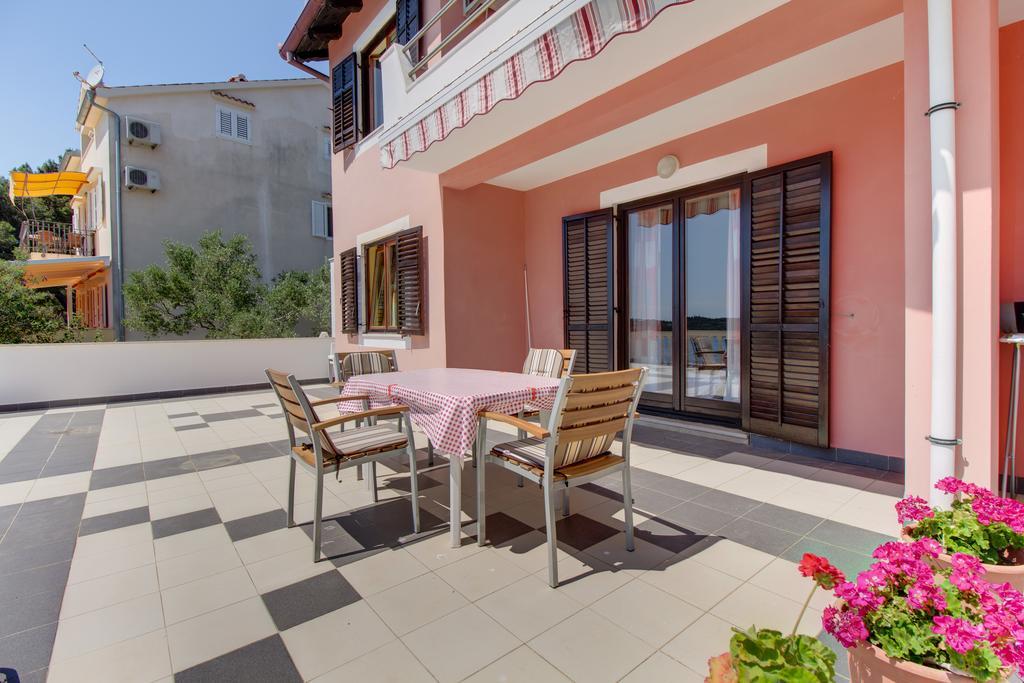 Apartments Villa Julija Mali Losinj Ruang foto