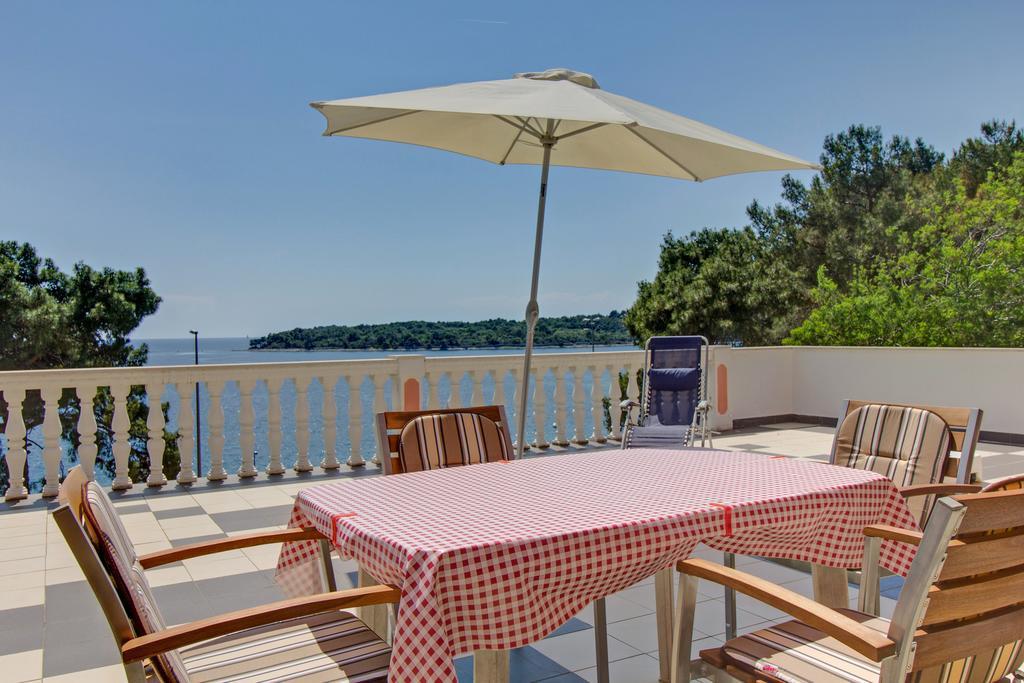 Apartments Villa Julija Mali Losinj Ruang foto