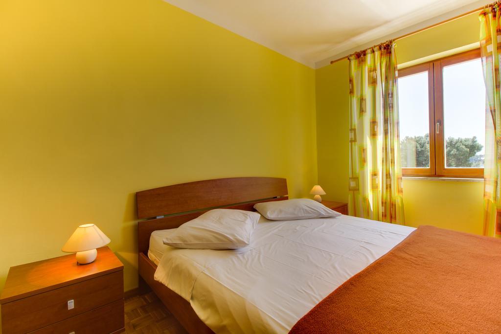 Apartments Villa Julija Mali Losinj Ruang foto