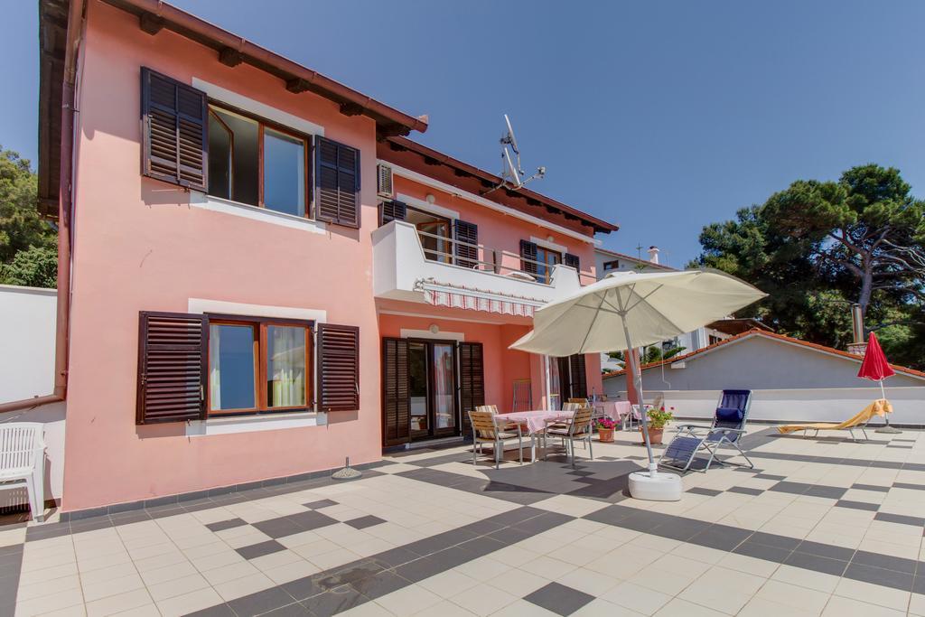 Apartments Villa Julija Mali Losinj Ruang foto