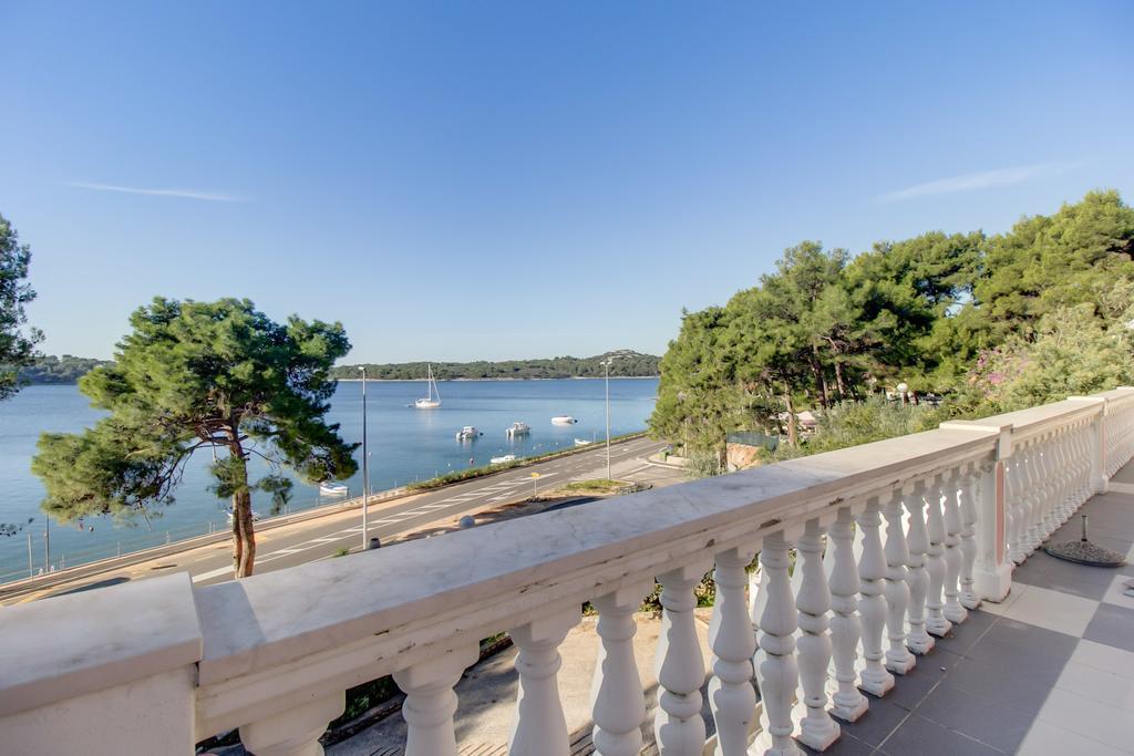 Apartments Villa Julija Mali Losinj Ruang foto