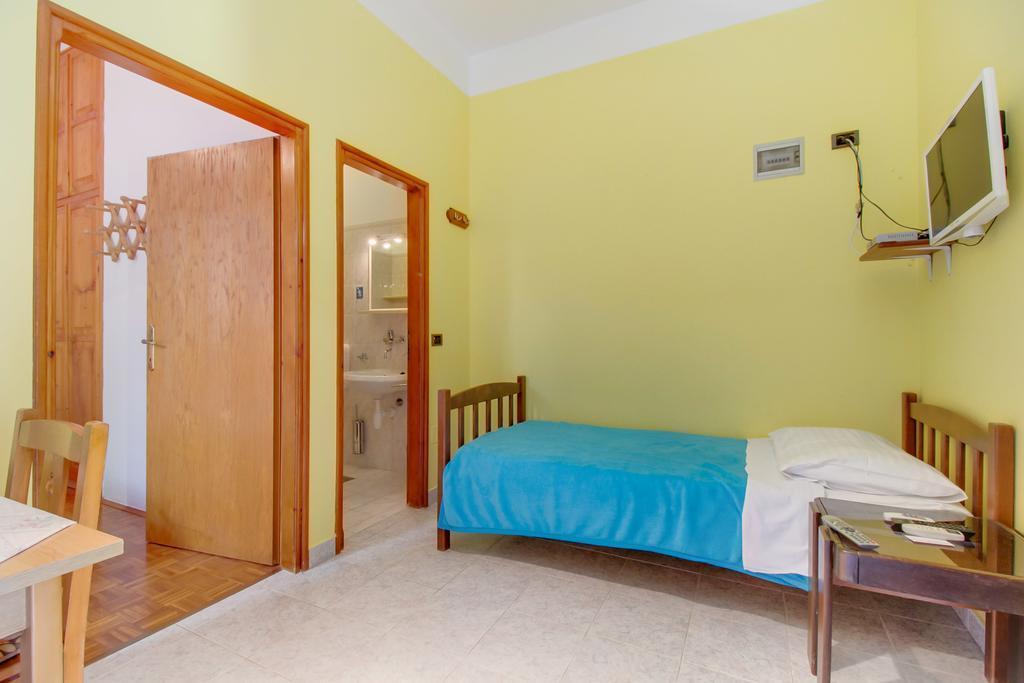 Apartments Villa Julija Mali Losinj Ruang foto