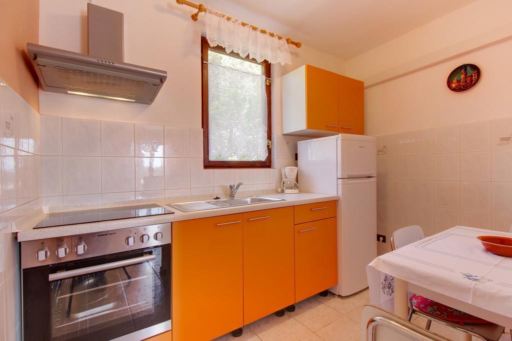Apartments Villa Julija Mali Losinj Ruang foto