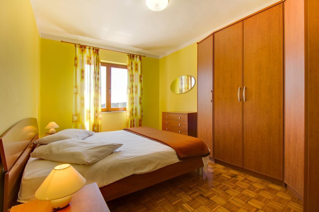 Apartments Villa Julija Mali Losinj Ruang foto